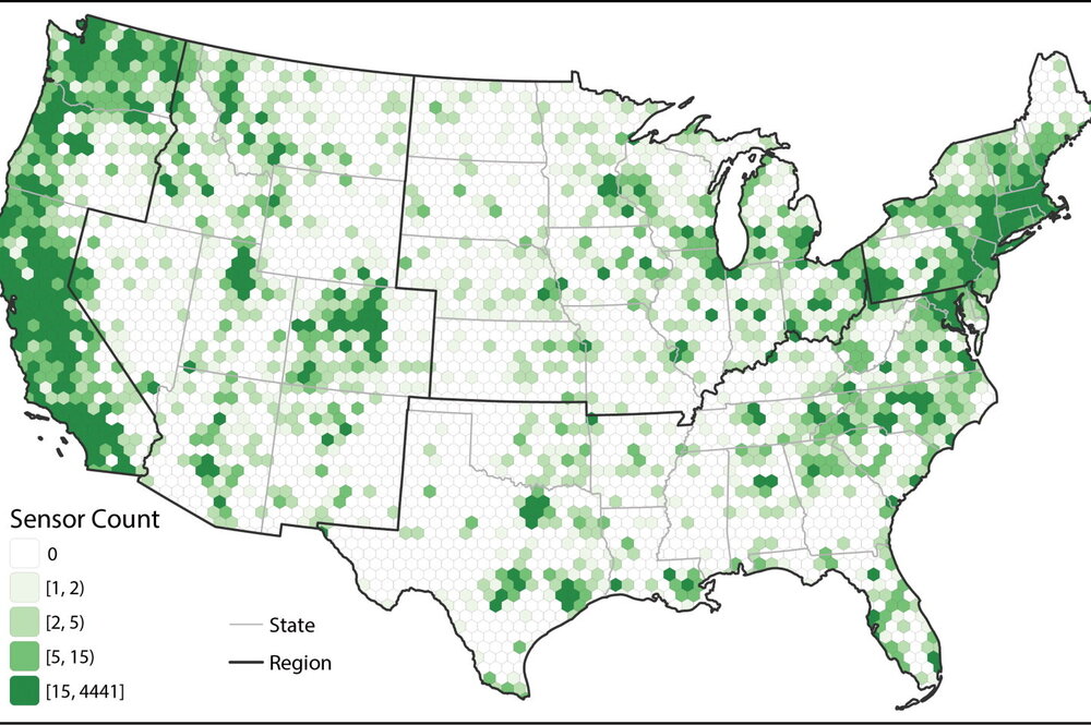 A figure showing locations of PurpleAir sensors in America.
